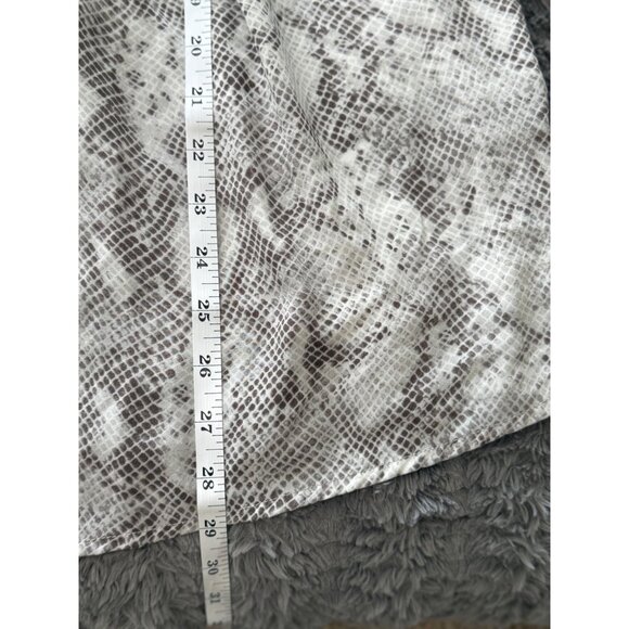 Carolina Belle Grey Snake Skin Pattern Flutter Sleeve Blouse Size 2X - Picture 6 of 6